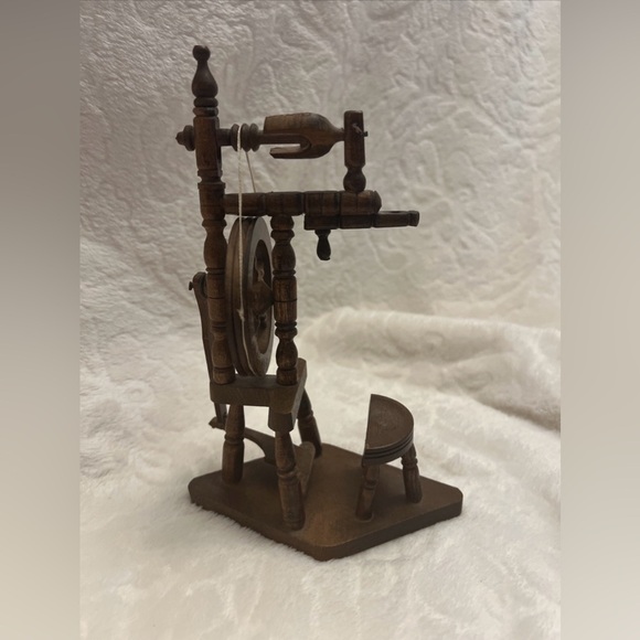Vintage 8" Miniature Dollhouse Spinning Wheel Wood Salesman Sample - Picture 1 of 12